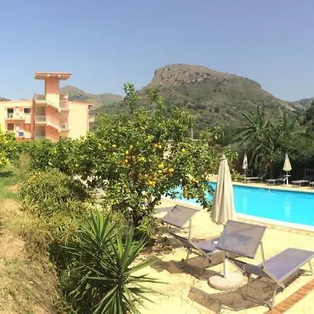 Апарт-отель Mare Taormina Летоянни