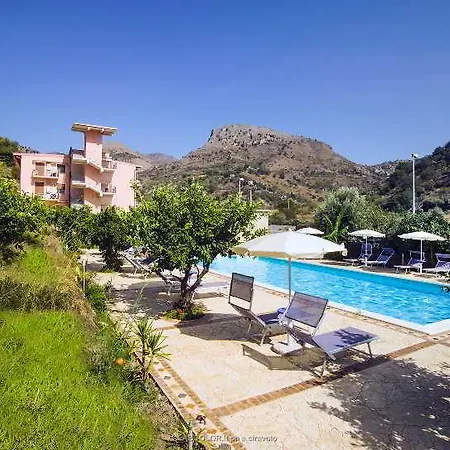 Mare Taormina Апарт-отель Летоянни