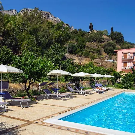 Mare Taormina Апарт-отель Летоянни
