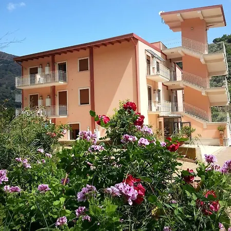 Mare Taormina Летоянни