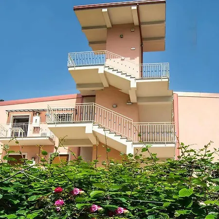 Mare Taormina Апарт-отель Летоянни