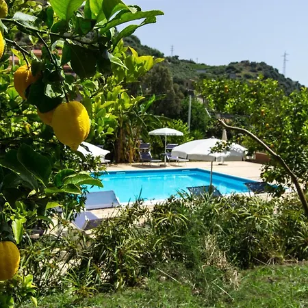 Mare Taormina يتوجاني