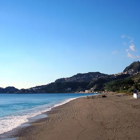 Mare Taormina شقة فندقية يتوجاني