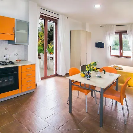 شقة فندقية Mare Taormina 4*
