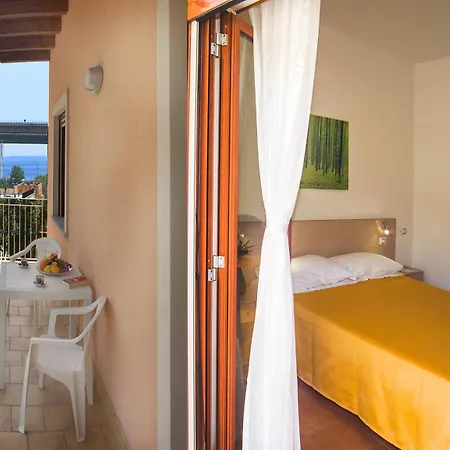 Mare Taormina شقة فندقية 4*